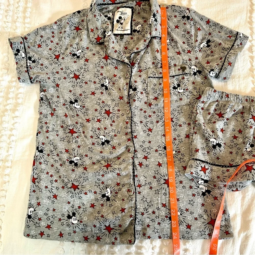 Women’s Mickey Mouse Gray Jersey Short Sleeve & Shorts Pajama Set Sz S - Picture 6 of 10